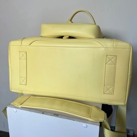 Monos Metro Duffel in Banana Pudding Magnolia Bakery Limited Edition Collab - Picture 7 of 10